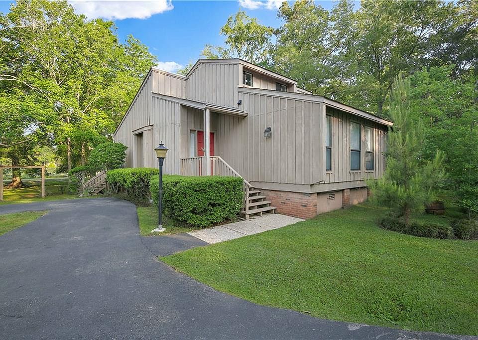 1st image of 118 Catalpa Ln #118