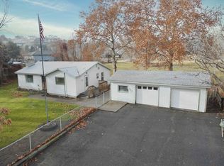 623 Austin Dr, West Richland, WA 99353