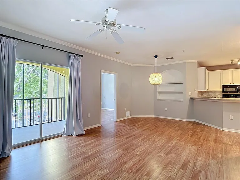 10201 Courtney Palms Blvd #203 — Photo 9