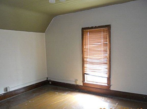 5th image of 26 Seltzer Ave