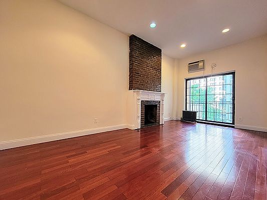 1st image of 161 W 95th St #3X