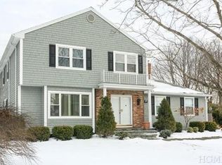 51 Skyview Ln, New Rochelle, NY 10804