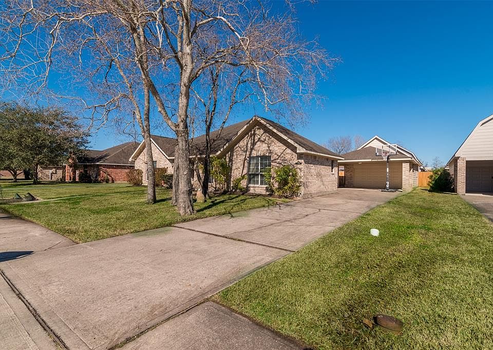 1st image of 2216 Meadows Blvd