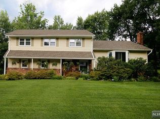 21 Fern St, Woodcliff Lake, NJ 07677