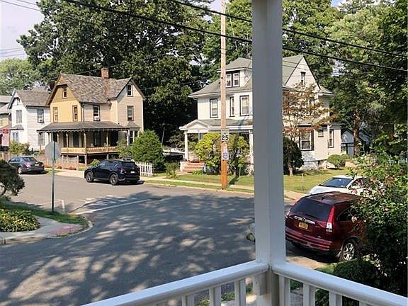 4th image of 149 Cedar Hill Ave