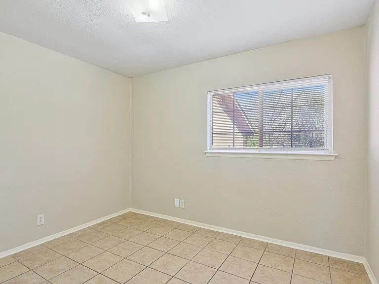 1314 Bitterlake — Photo 14