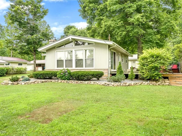 6009 Bole Dr, Andover, OH 44003