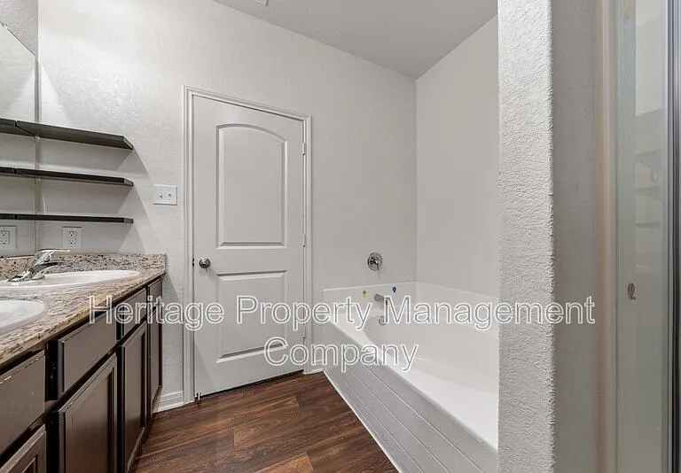 739 Veloway Trl — Photo 17