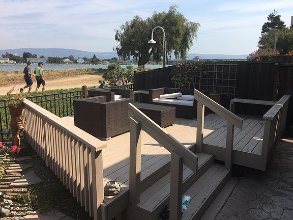 Dream Setting Waterfront Big Views