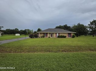 1025 Sugarland Dr, Breaux Bridge, LA 70517