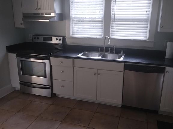 4th image of 1614 Shady Ln