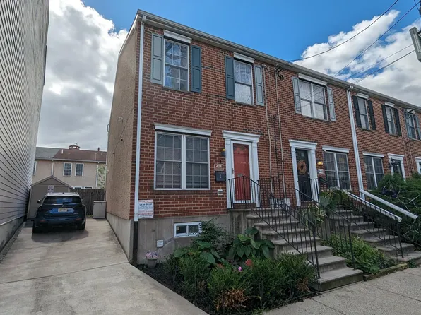 404 Brown St, Philadelphia, PA 19123