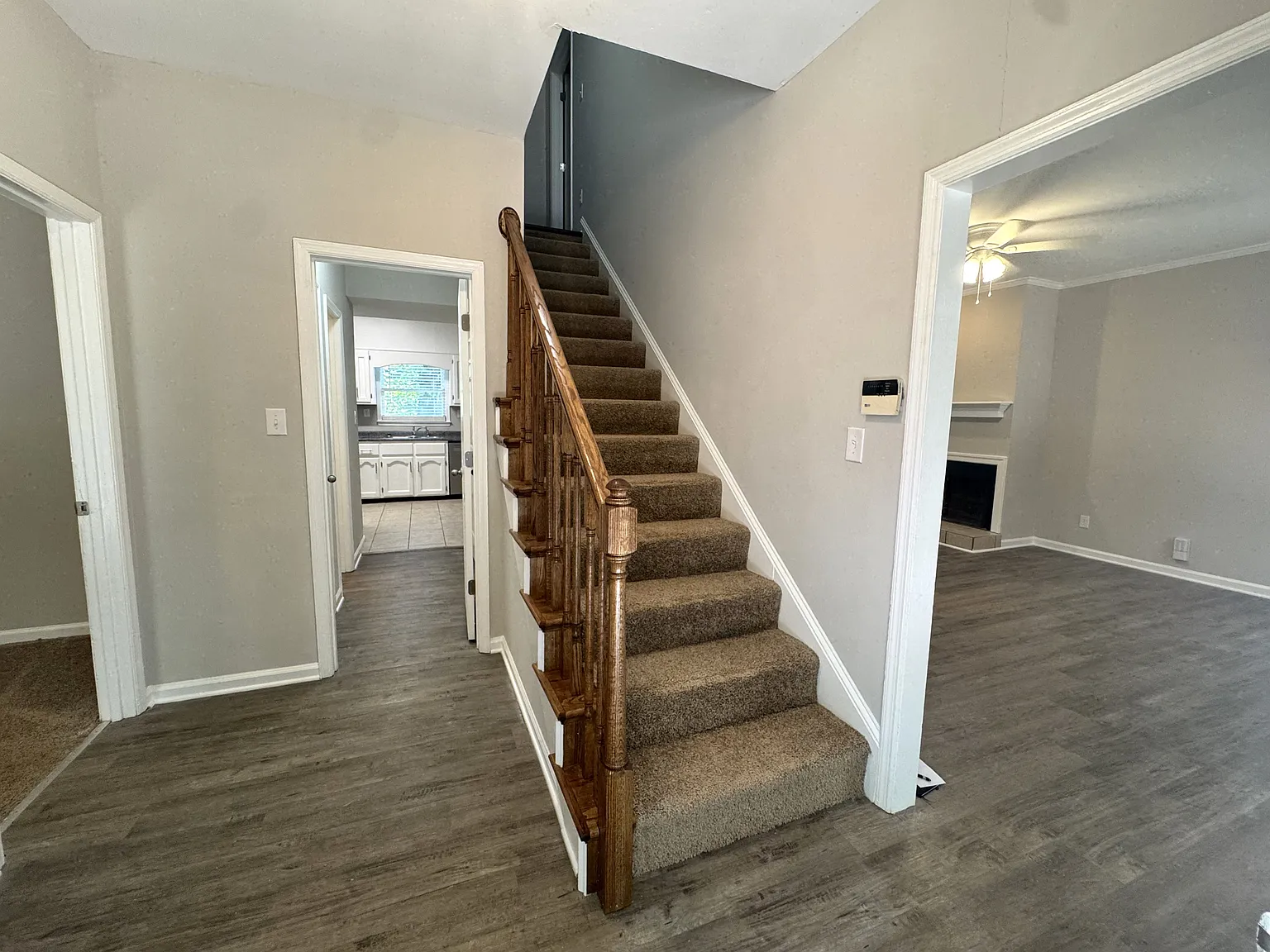6 bed, 3045 sqft, $3,750 — Photo 3
