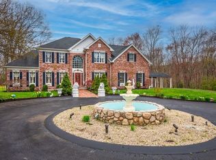 22 Robert Rd, Marlborough, MA 01752