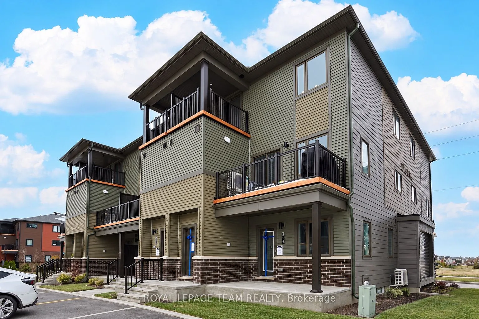 3 bed, $2,550 — Photo 1