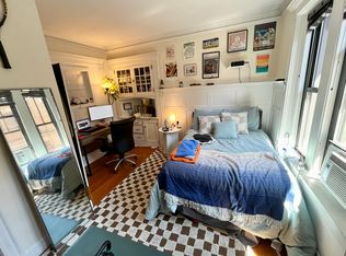 452 Park Dr APT 17, Boston, MA 02215