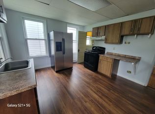 Spacious 3/4 bedroom on a quiet Street, Schenectady, NY 12308