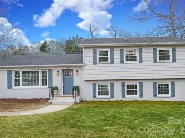 3025 Dunaire Dr, Charlotte, NC 28205
