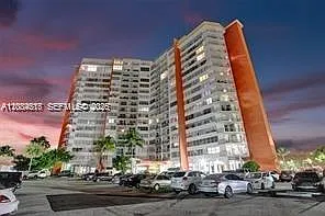 Buckley Towers Condo - Ea — Photo 1