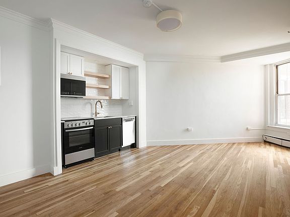 5th image of 1284 Beacon St APT 213