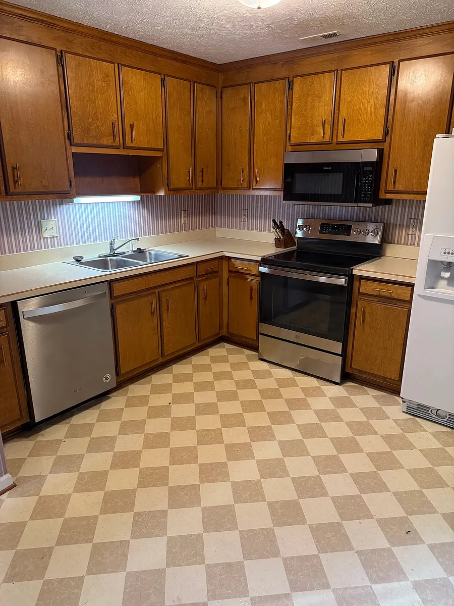Building Photo - 621 McLaw Dr