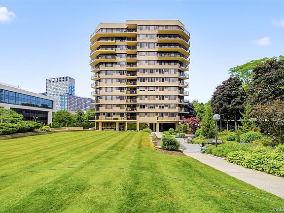 3rd image of 25 Rockledge Avenue #801