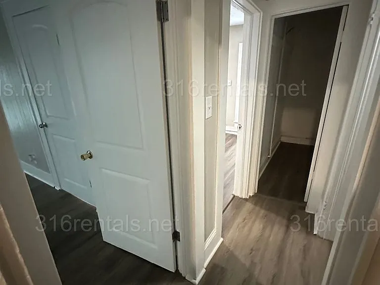201 N Clarence St #201 — Photo 11