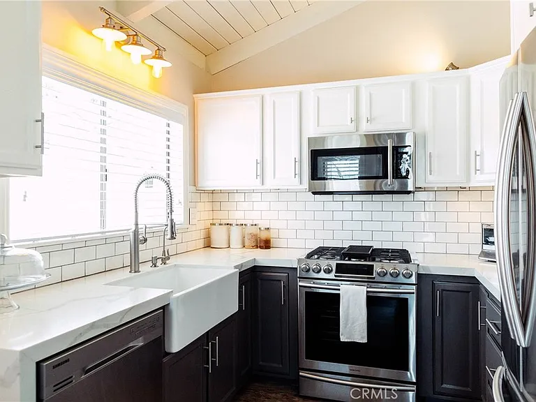 707 1/2 Heliotrope Ave — Photo 4
