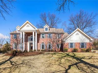 8 Suffield Pl, Saint Louis, MO 63141