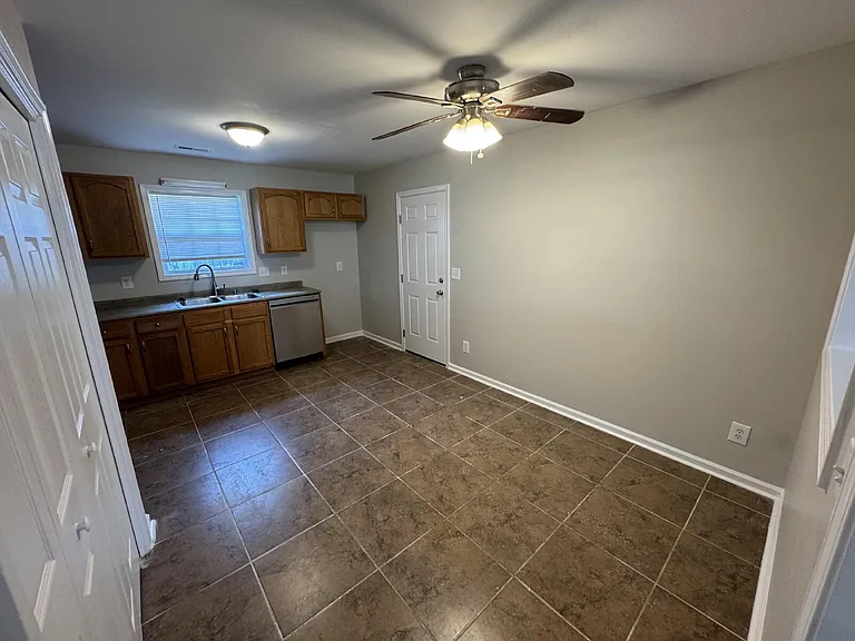 404 Faulkner Dr — Photo 6