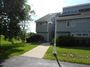 1401 S Delavan Club Blvd, Delavan, WI 53115