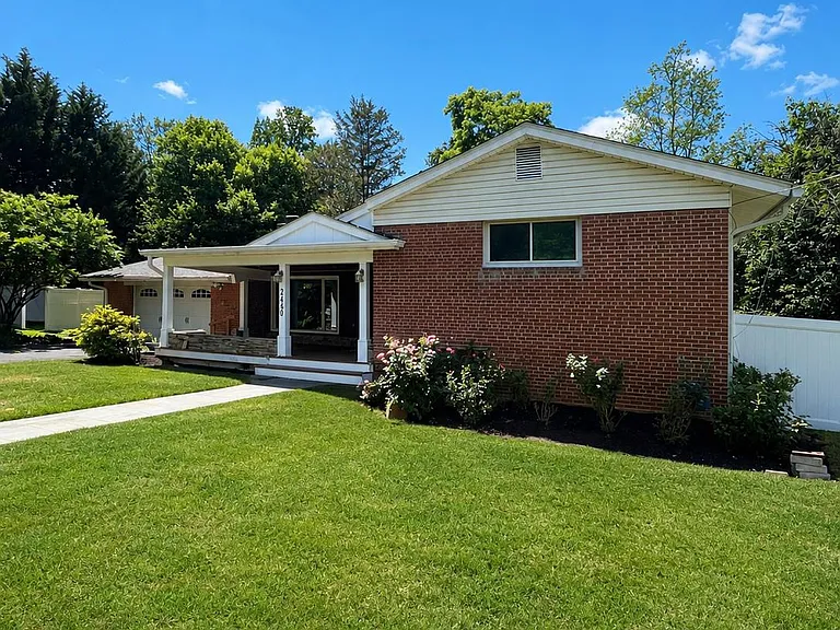3440 Skyview Ter — Photo 1