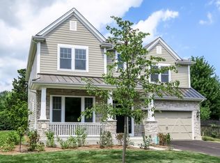 2224 Crestview Ln, Chicago, IL 60091