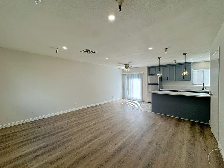 112 N Michigan Ave #9 — Photo 11