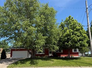 306 14th Ave, Vinton, IA 52349