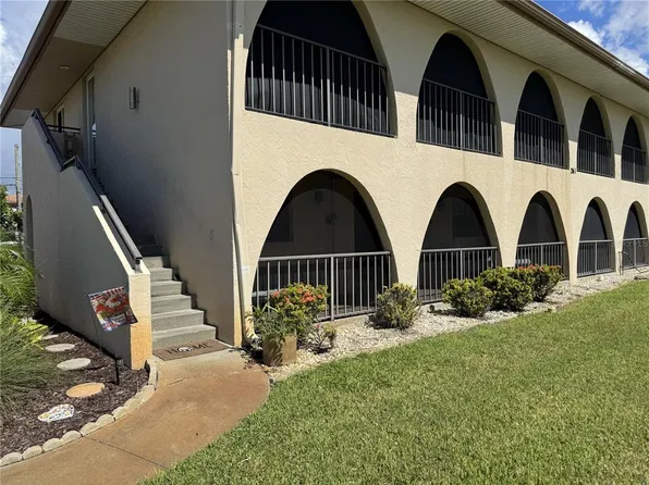261 Airport Ave E, Venice, FL