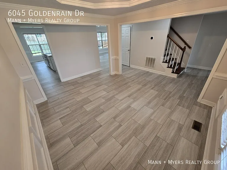 6045 Goldenrain Dr — Photo 7