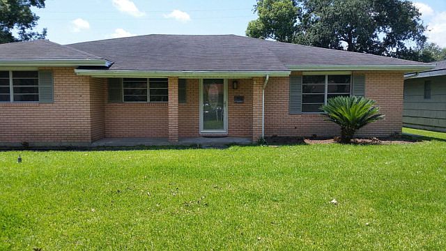 1st image of 4049 Redwood Dr