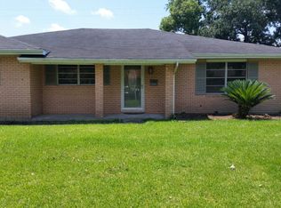 4049 Redwood Dr, Groves, TX 77619