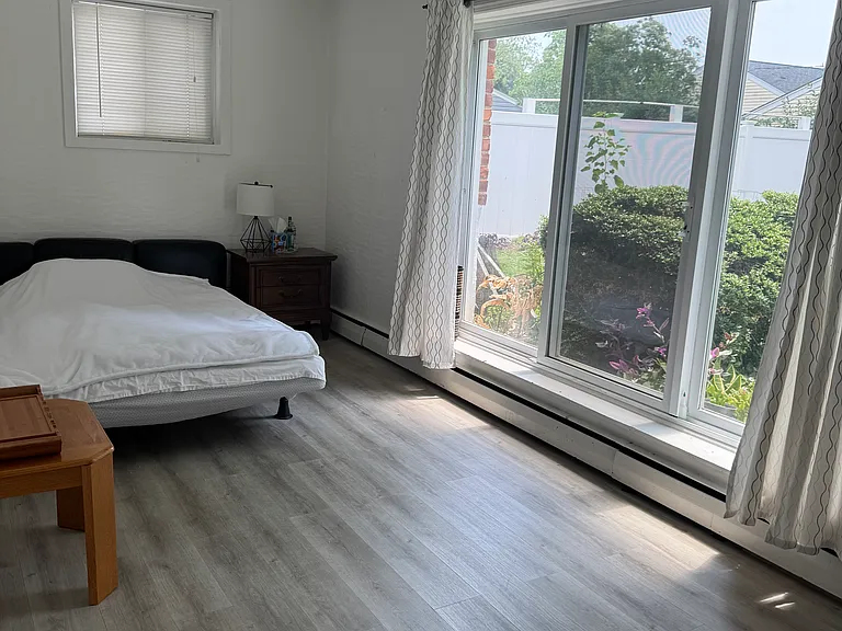 12 Hillary Ln — Photo 1