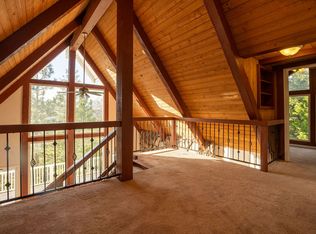 521 Pioneer Rd, Lake Arrowhead, CA 92352