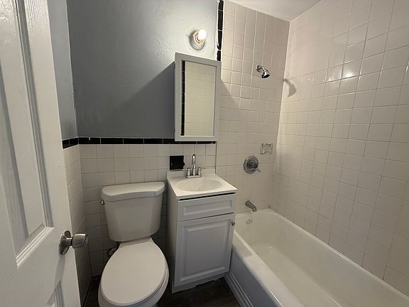 5th image of 130 3rd St #7