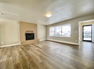 911 Naches Heights Rd, Yakima, WA 98908