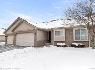 17308 Lucille Cir, New Boston, MI 48164