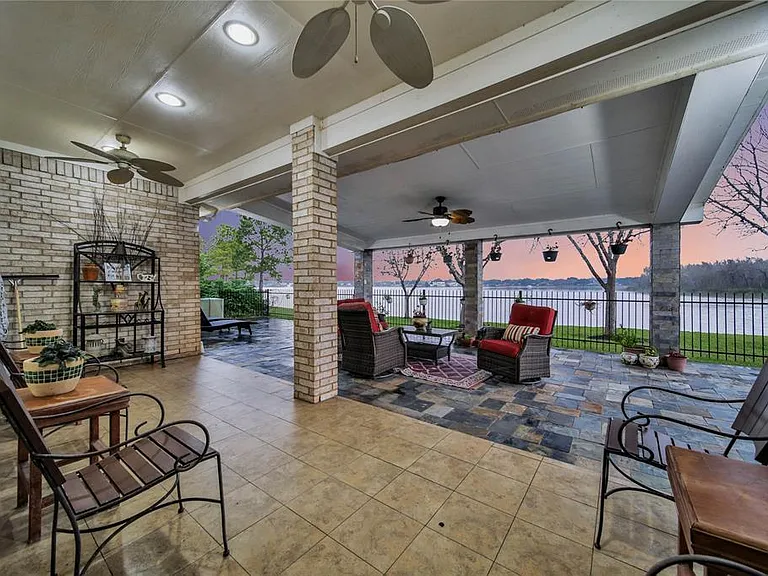 3831 Lakeridge Canyon Dr — Photo 6