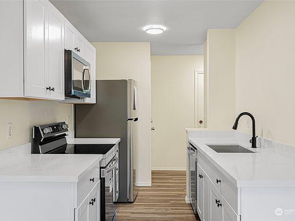 5th image of 17430 Ambaum Boulevard S #32