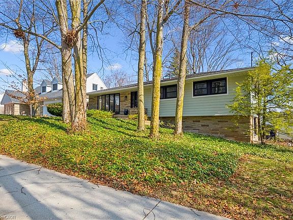 4th image of 144 Ripplewood Cres