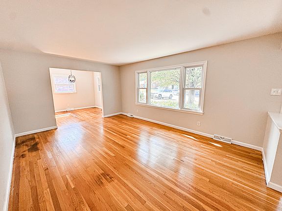 5th image of 1913 Seven Pines Dr