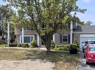 6600 Alderley Way, West Bloomfield, MI