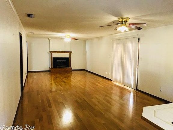 4th image of 479 Meadowview Dr